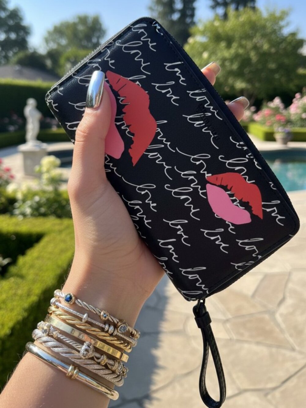 VICTORIA'S SECRET Love Kisses Zip Around Long Wallet Wristlet Lips Vegan Leather - Picture 13 of 13